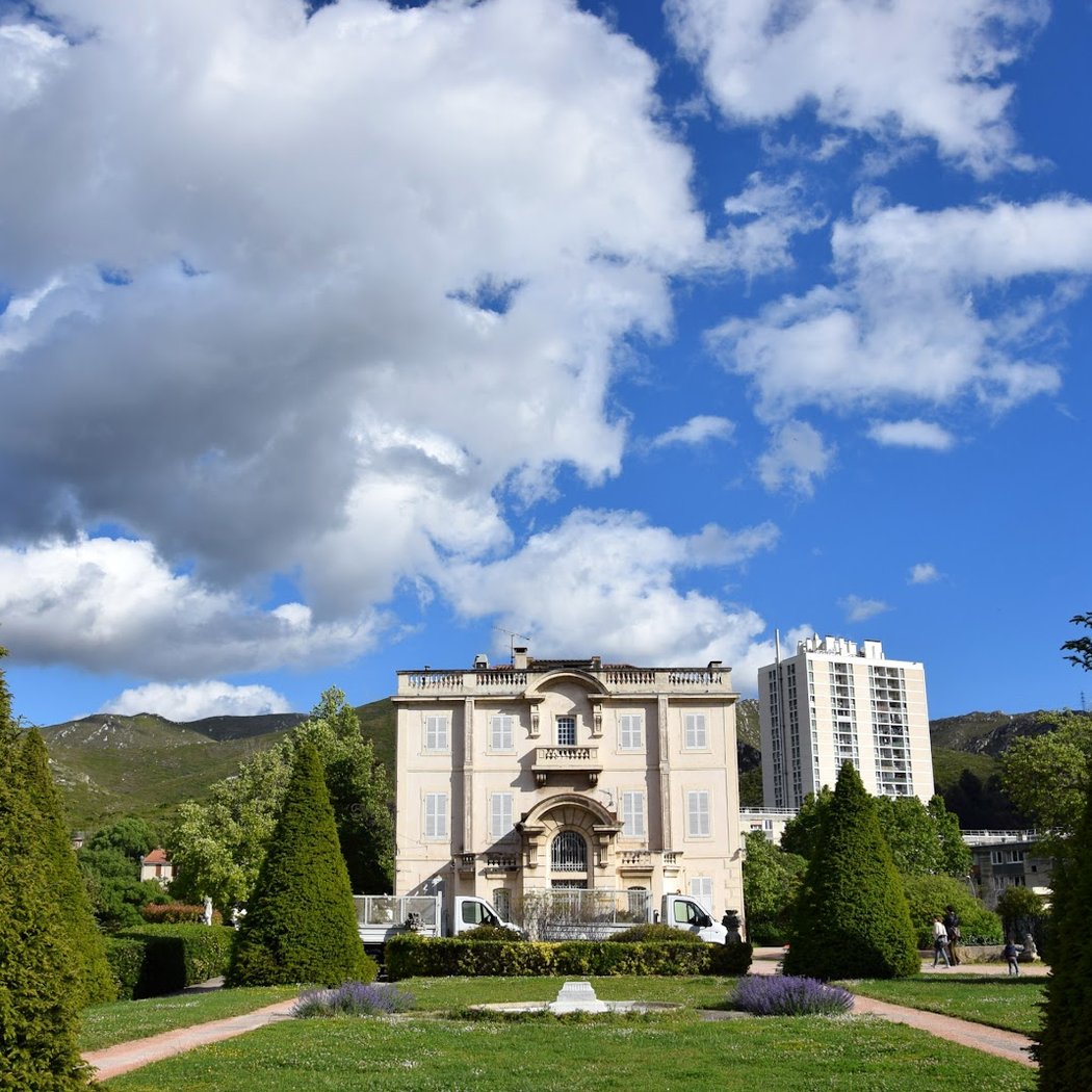 Parc Saint Cyr 1