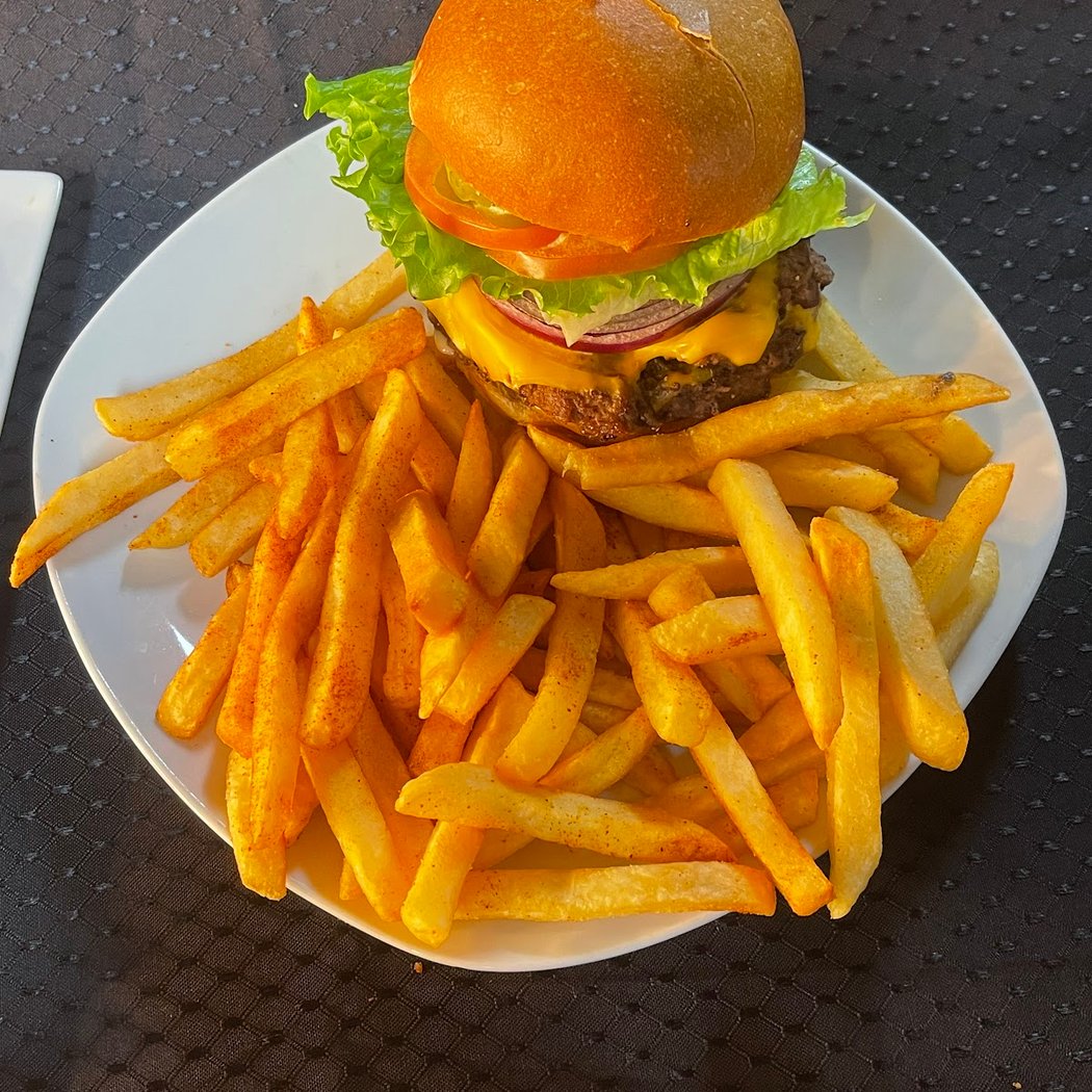 Halal Burgers & More 1