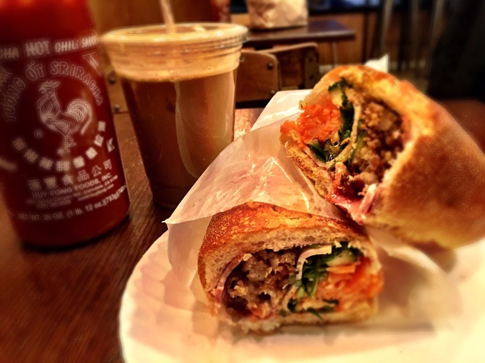 Banhmigos & Coffee 3