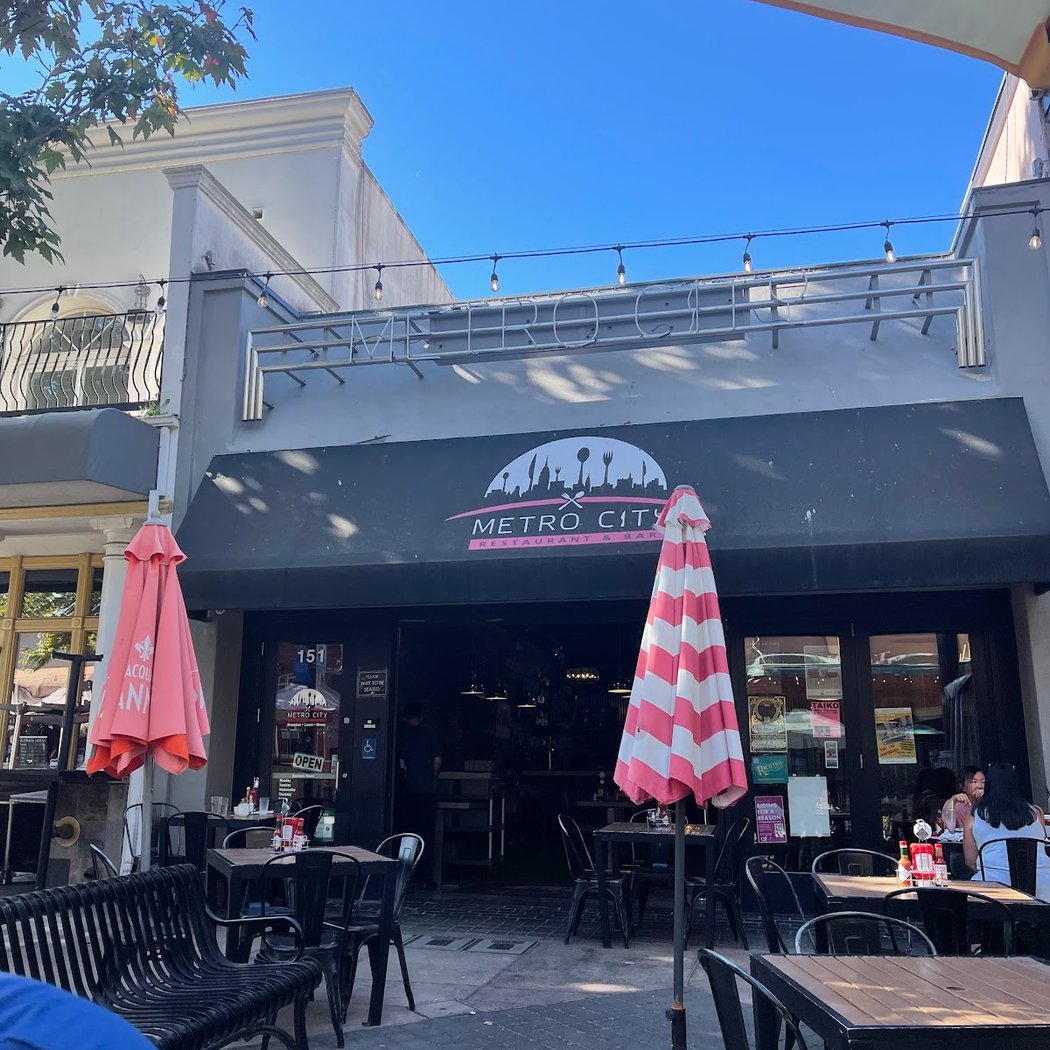 Metro City Restaurant & Bar 2