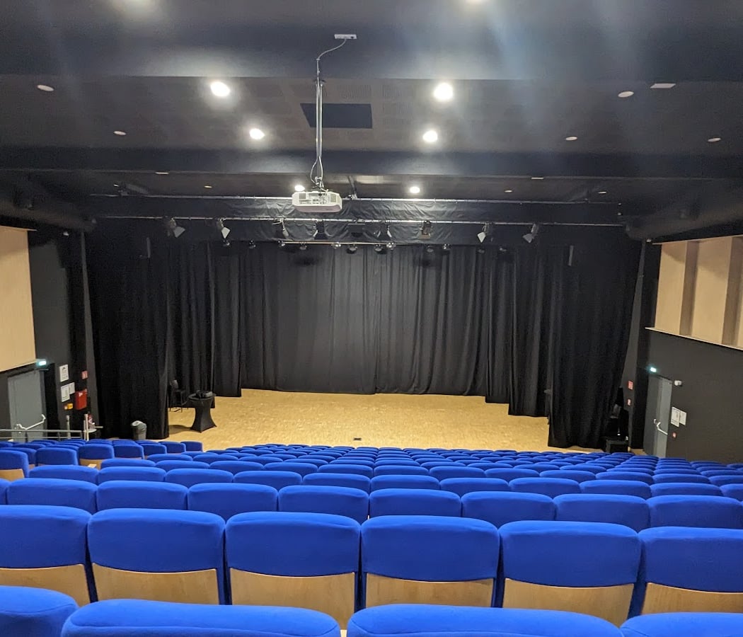 Amphithéâtre / Auditorium / Salle de spectacle Collège Sainte Marie 1