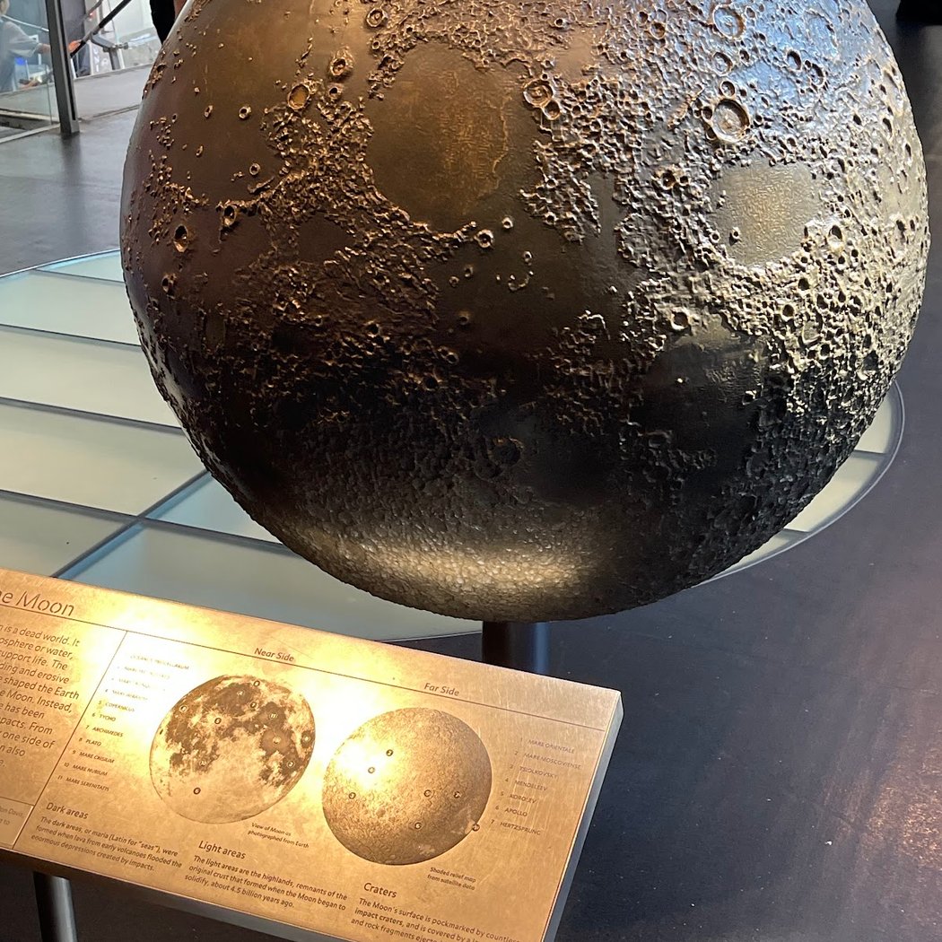 Dorothy and Lewis B. Cullman Hall of the Universe 2