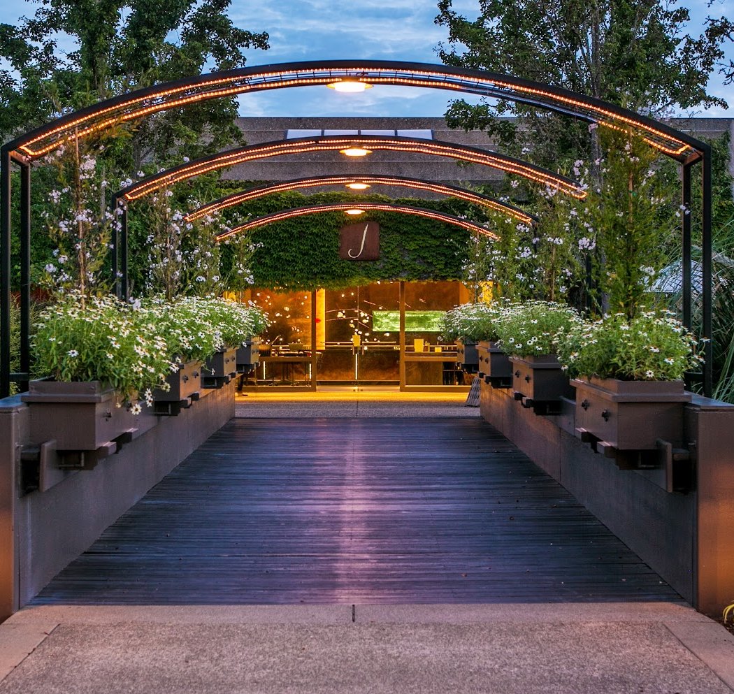 Signature Event: Celebrate Bubbles, Rosé, and All Things Pink 3