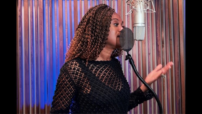 Lois Mahalia 4