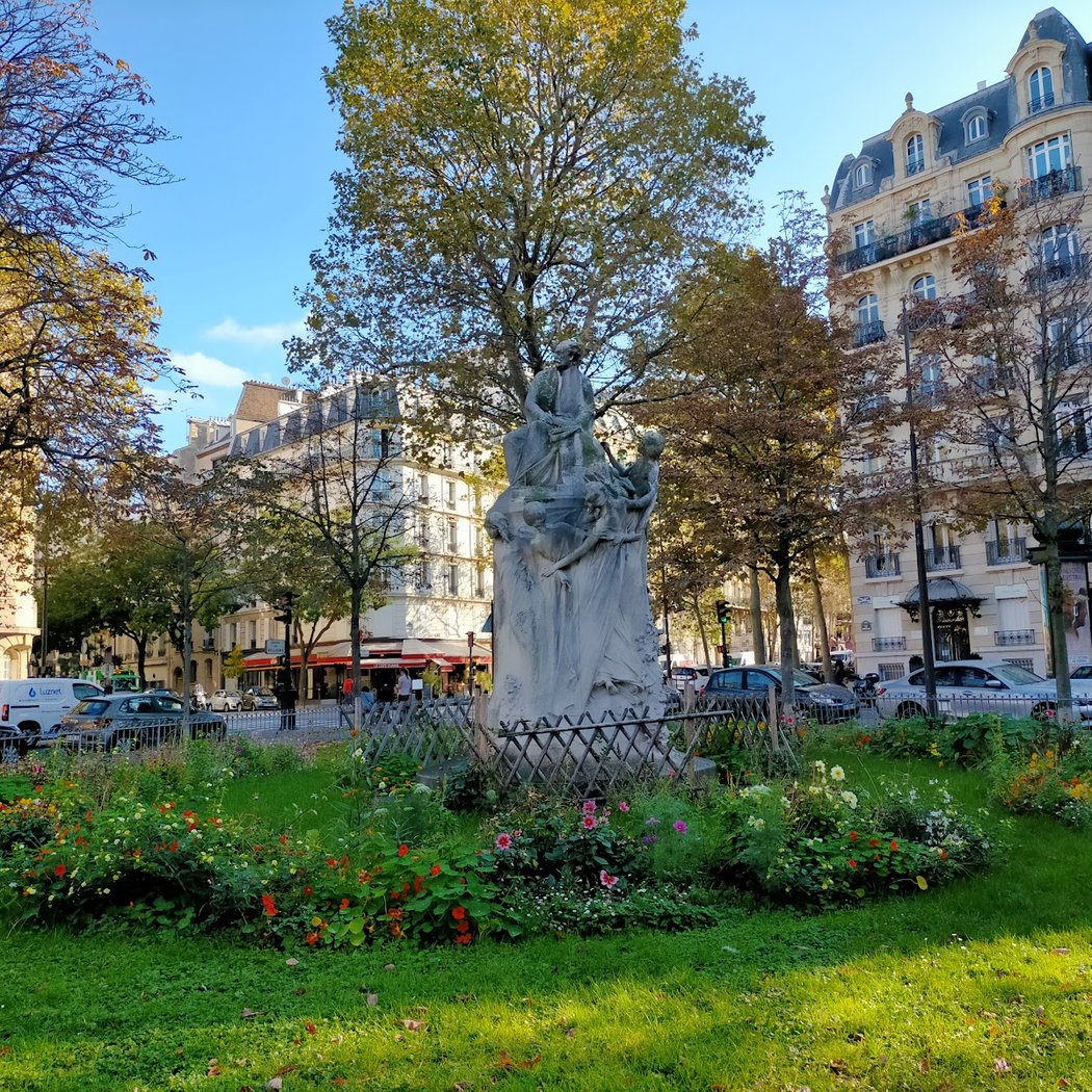 Place du Général Catroux 2