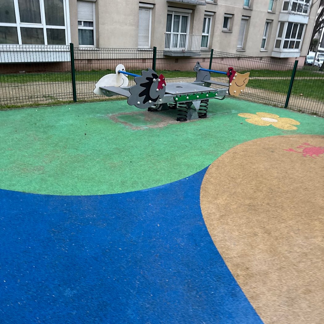 Aire de jeux de la rue du moulin de cachan 2