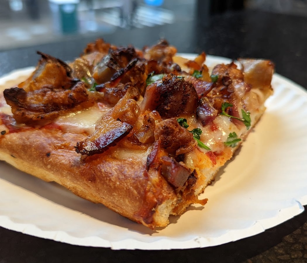 Hank's Pizza 3