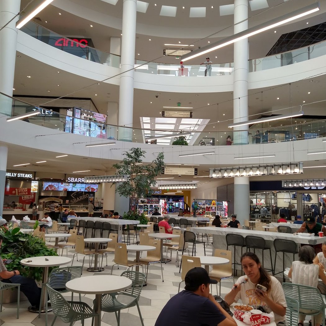 Burbank Town Center 3