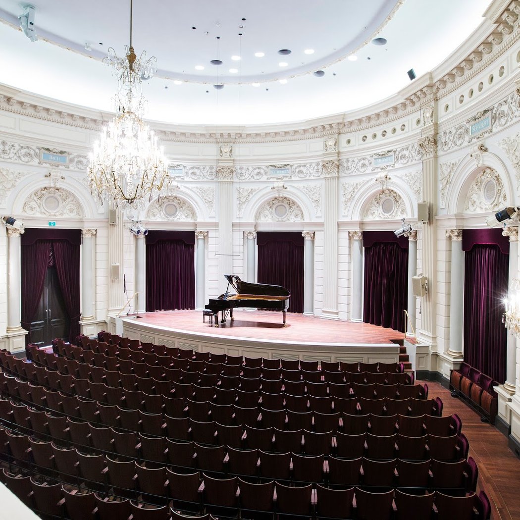 Lucie Horsch & Concertgebouw Chamber Orchestra: Bach 3