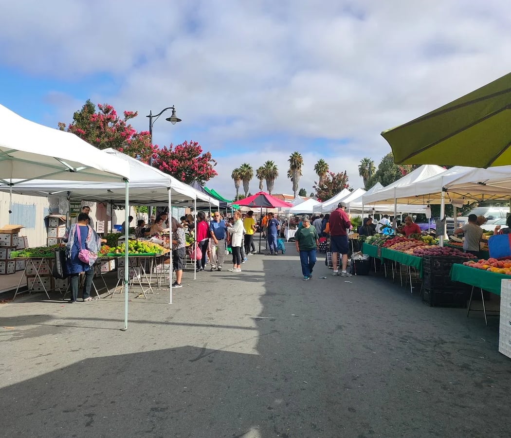 Fremont Bay St Farmer's Market 2
