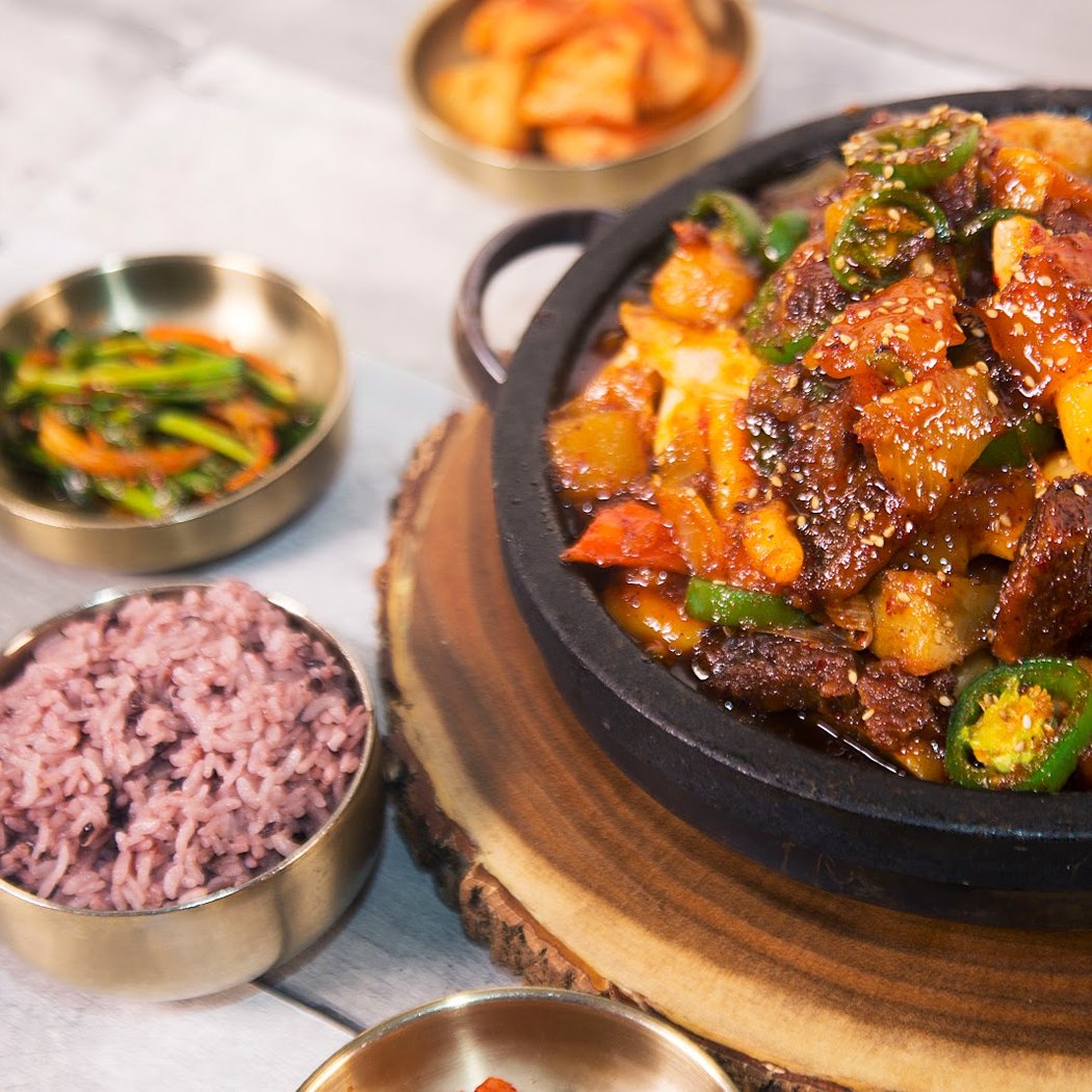 Daeho Kalbijjim & Beef Soup 1