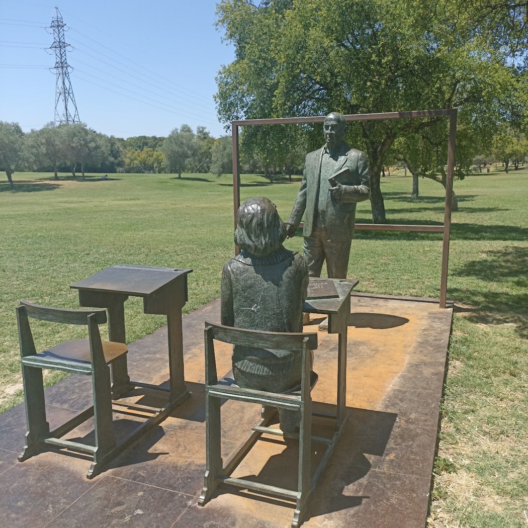 Monumento al Maestro 2