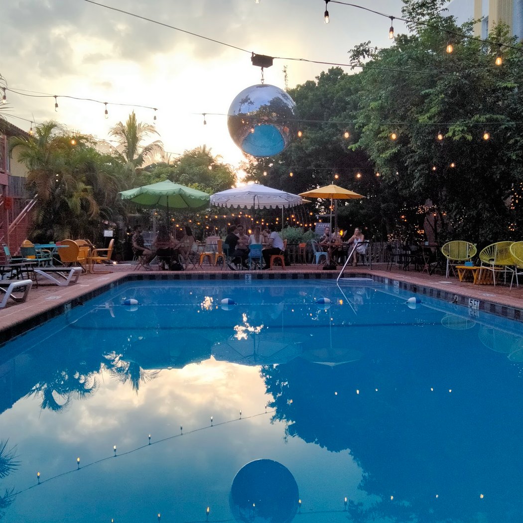27 Restaurant & Bar 3