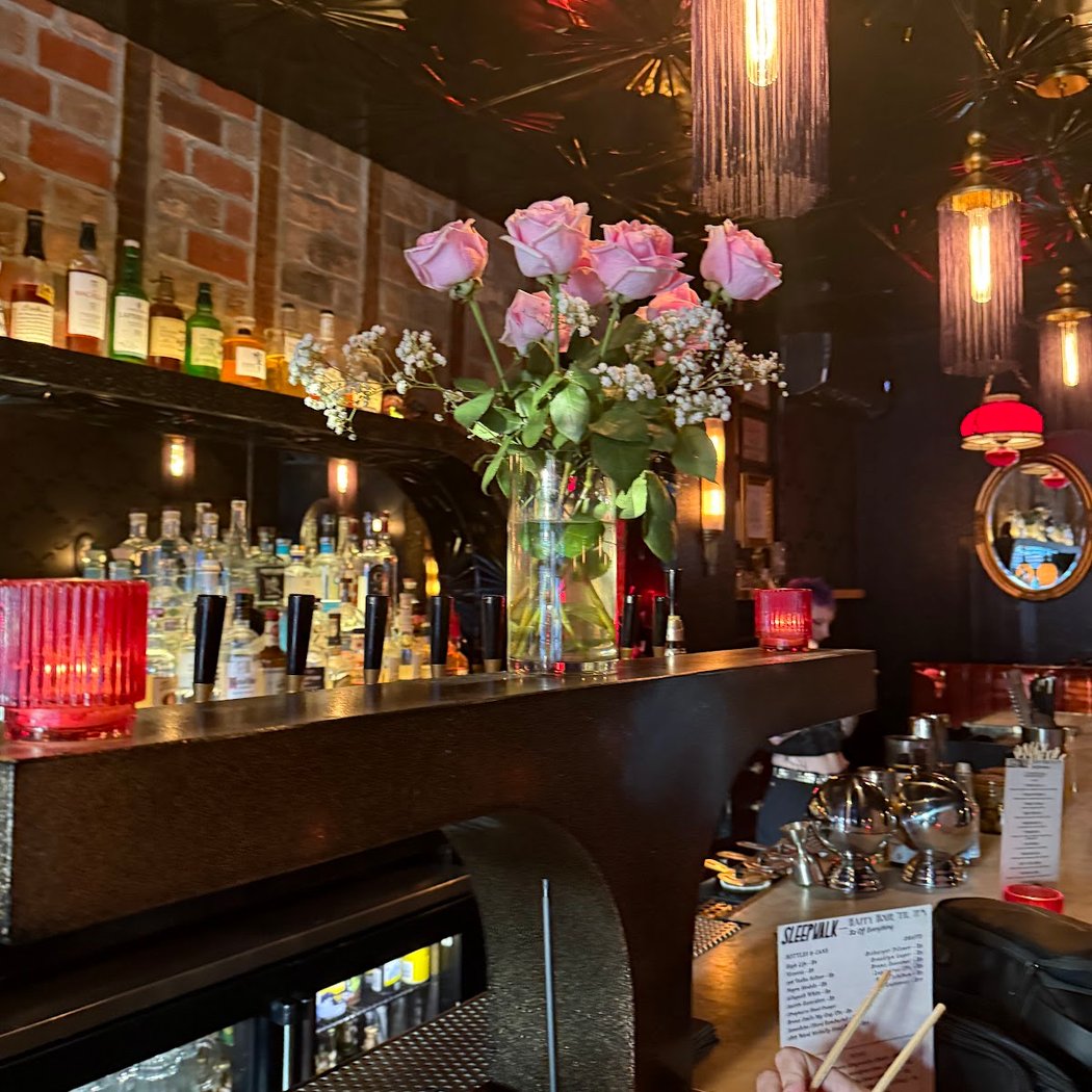 Date Night: Vinyl Happy Hour 4