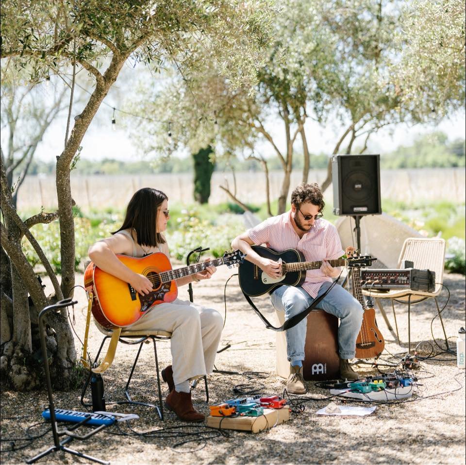 Live Music Friday: Cosmo & Leslie 1