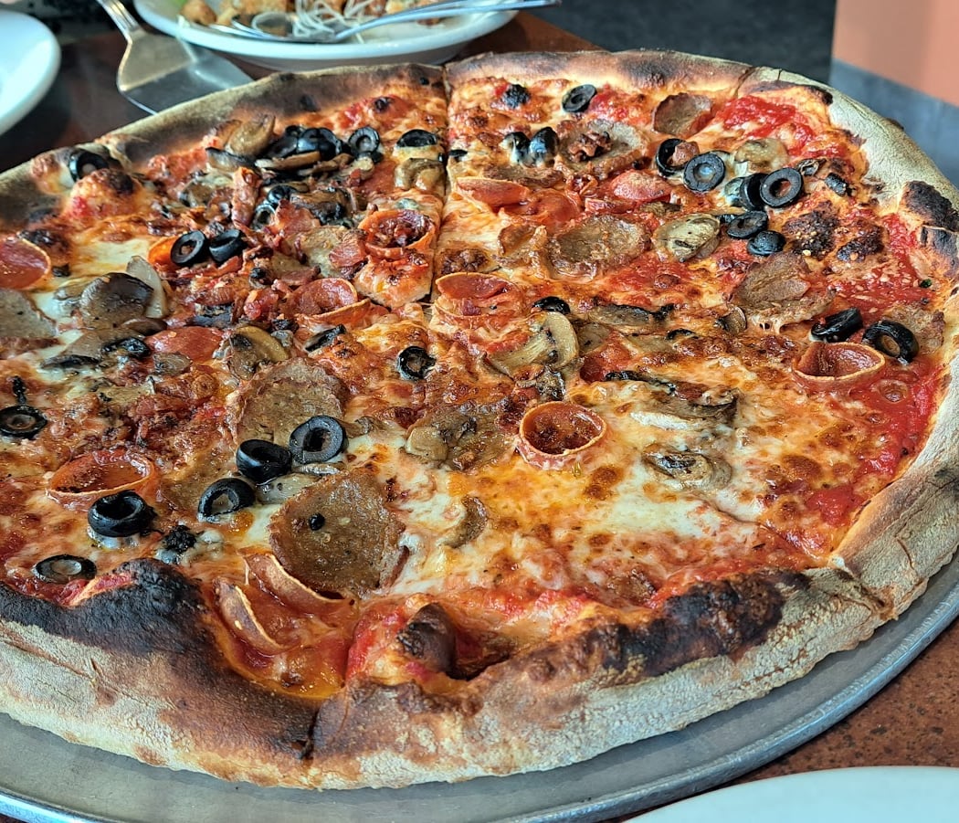 Amici's East Coast Pizzeria 3