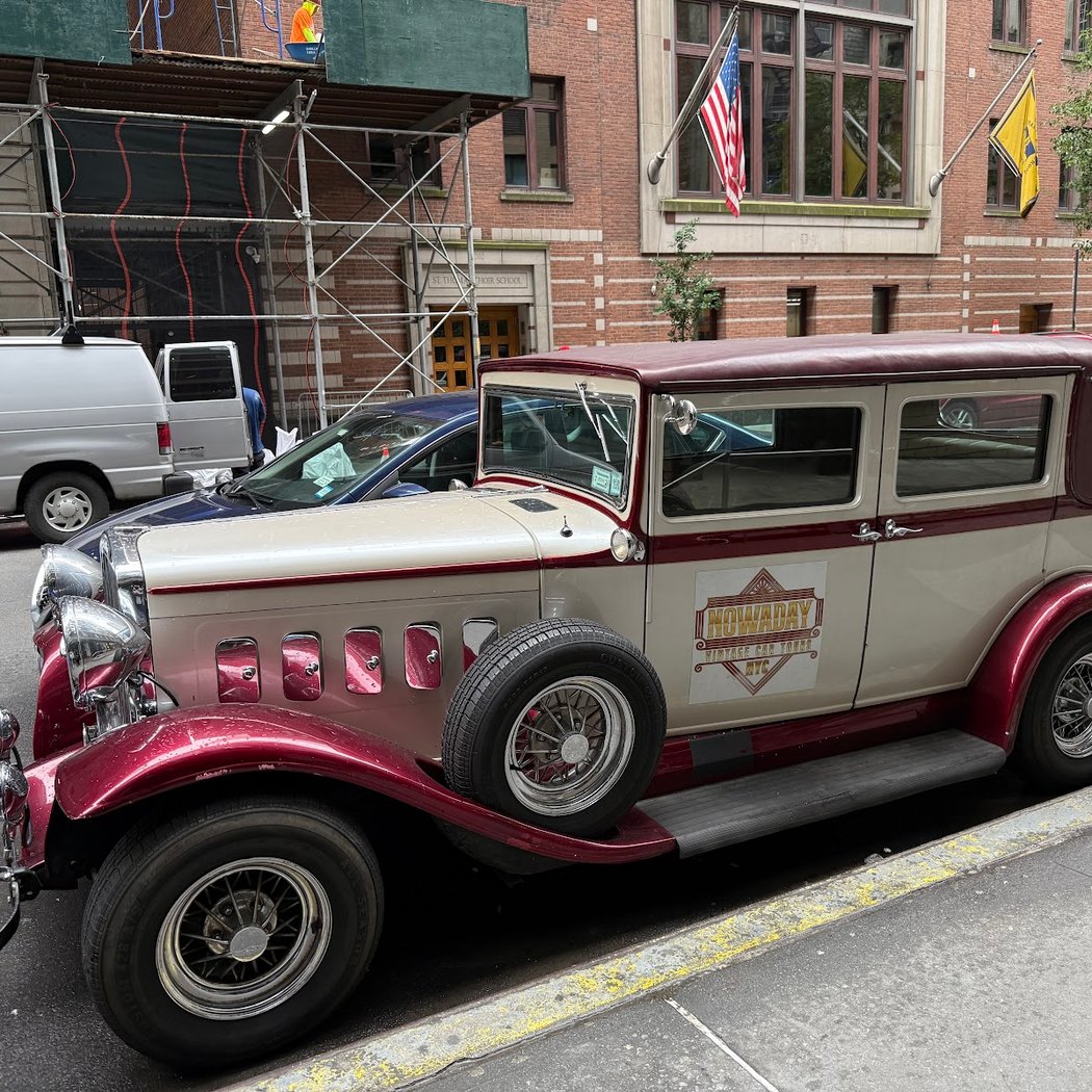 Vintage Car Tour - Midtown 1 Hour 2