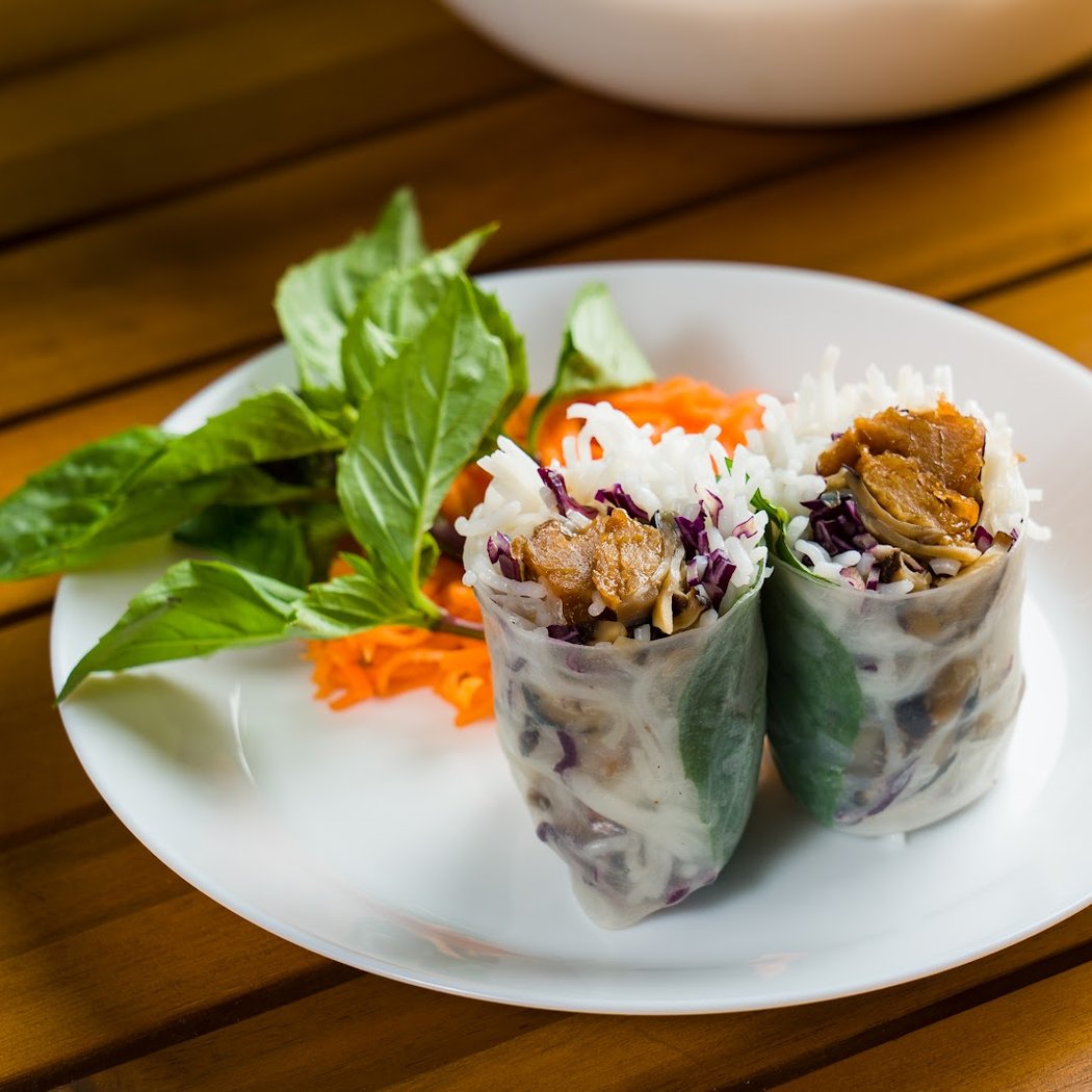Lucy's Vietnamese - 649 Grand St 3