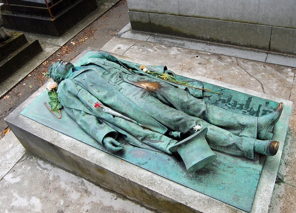 Recumbent Effigy of Victor Noir 2