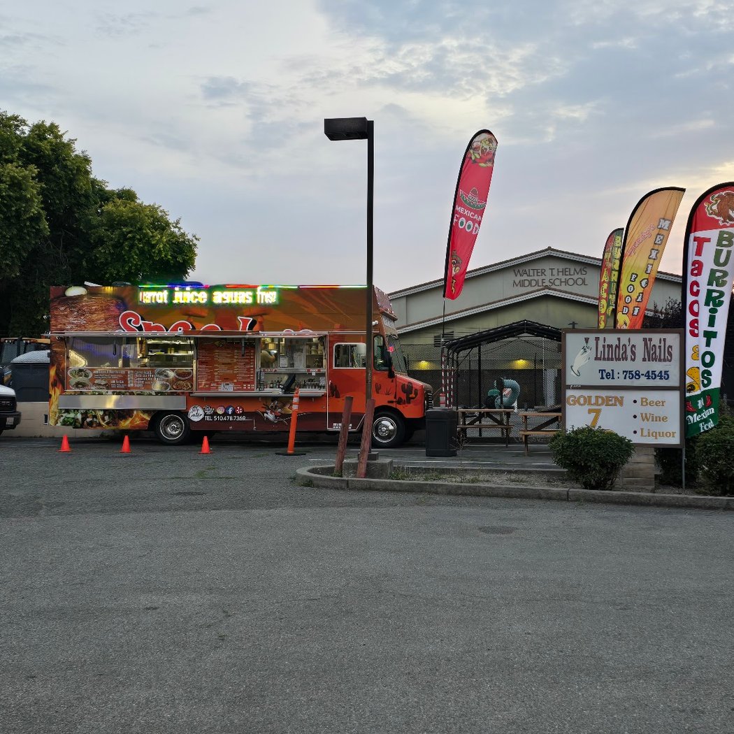 Speedy's Mexican Food Truck 2