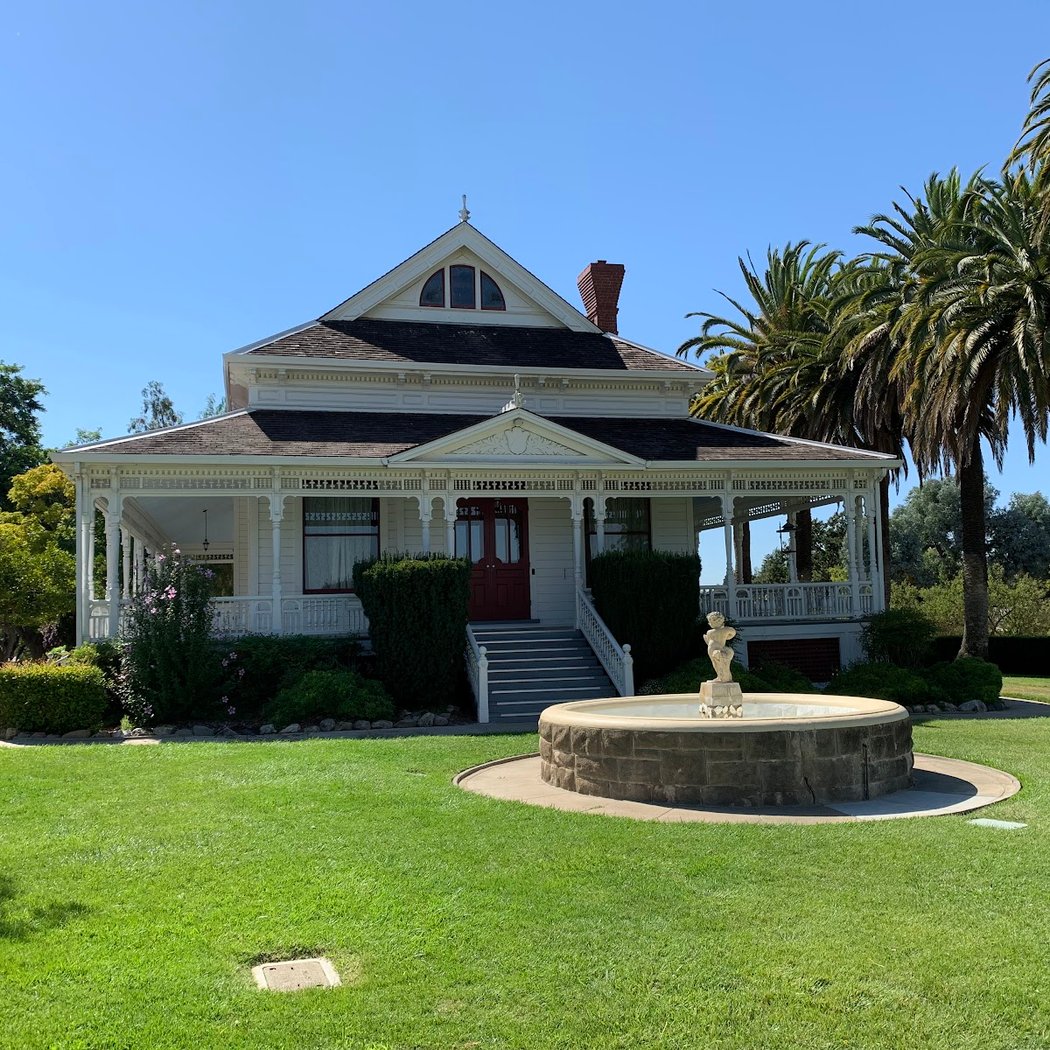 Ravenswood Docent Tours 3