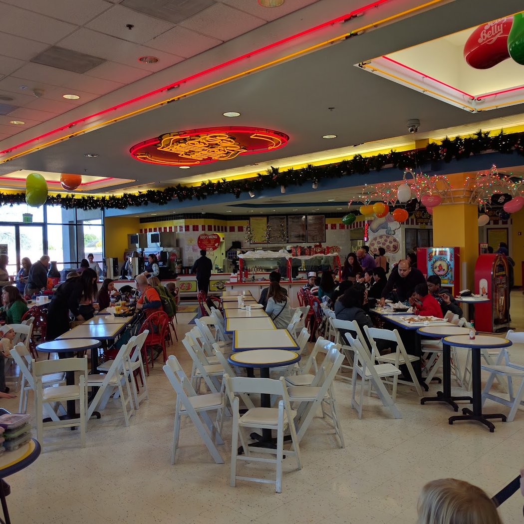 5th Annual Holly Jolly, Very Merry Holiday Mixer 1