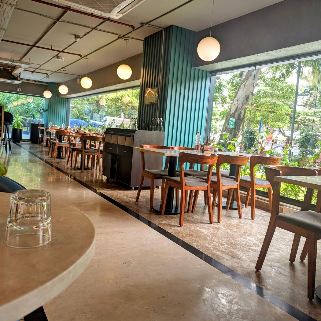 QUBE CAFE 2