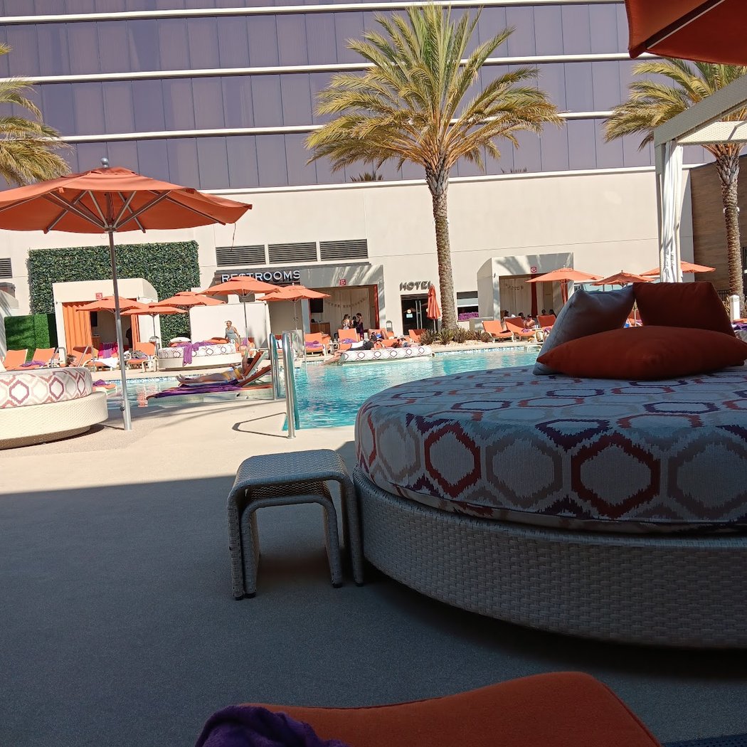 Pool Bar 3