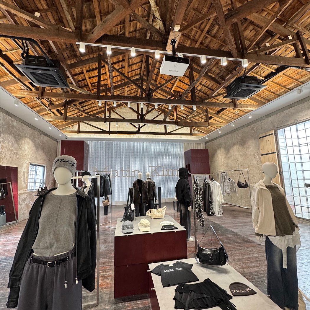 Matin Kim Seongsu Flagship Store 3