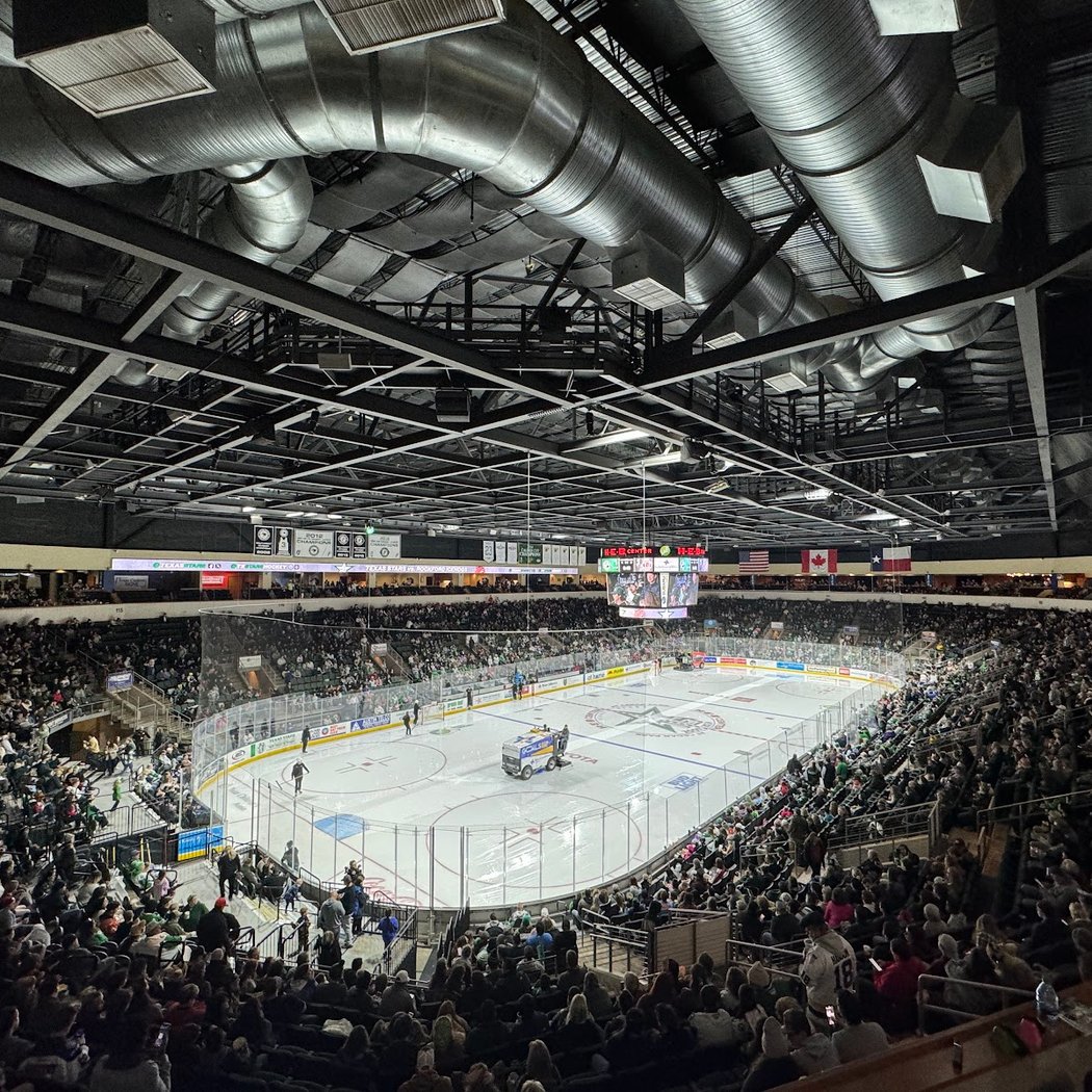 Chicago Wolves vs Texas Stars Military Appreciation Weekend presented by Budweiser Mini Stick Giveaway 3