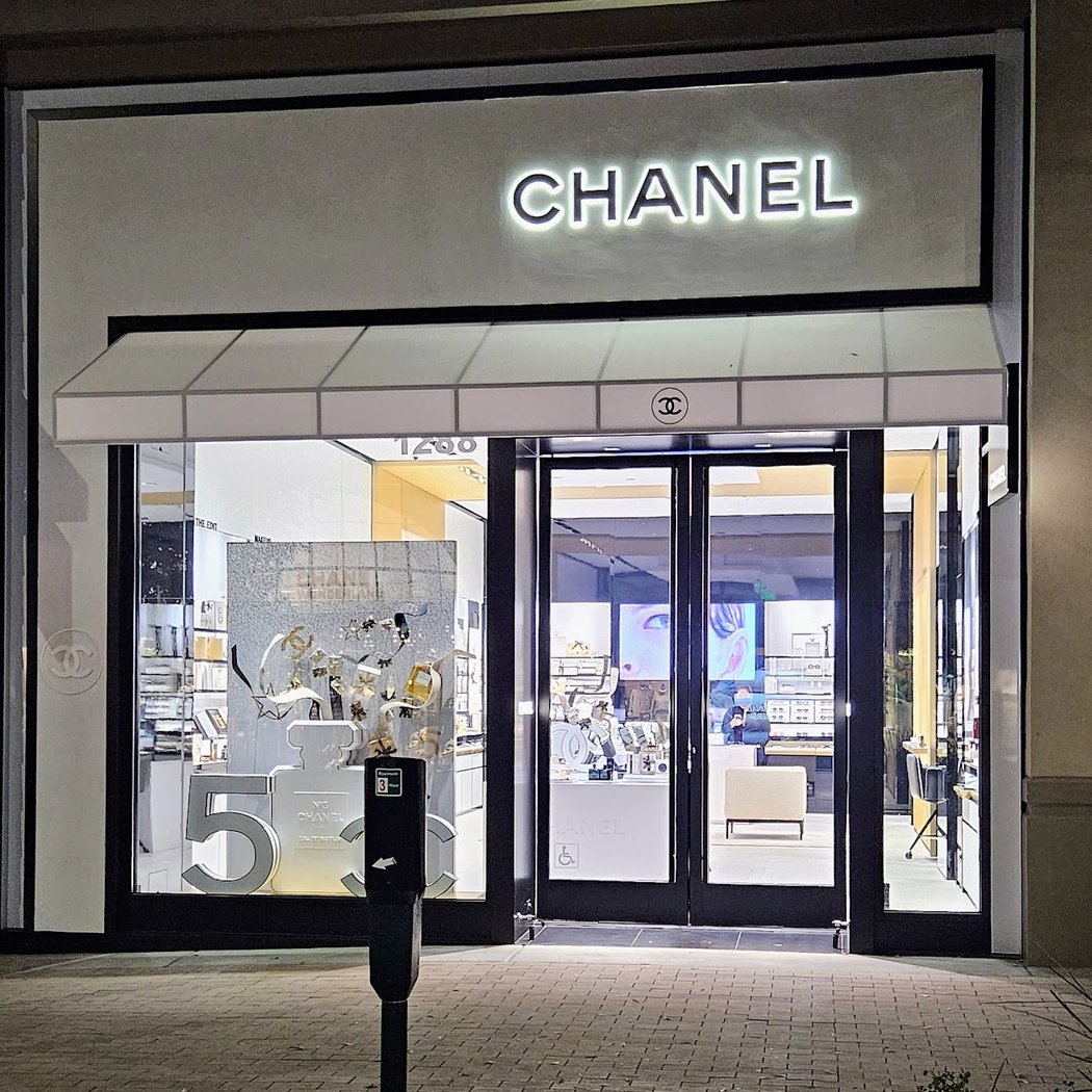 CHANEL Fragrance and Beauty Boutique 2