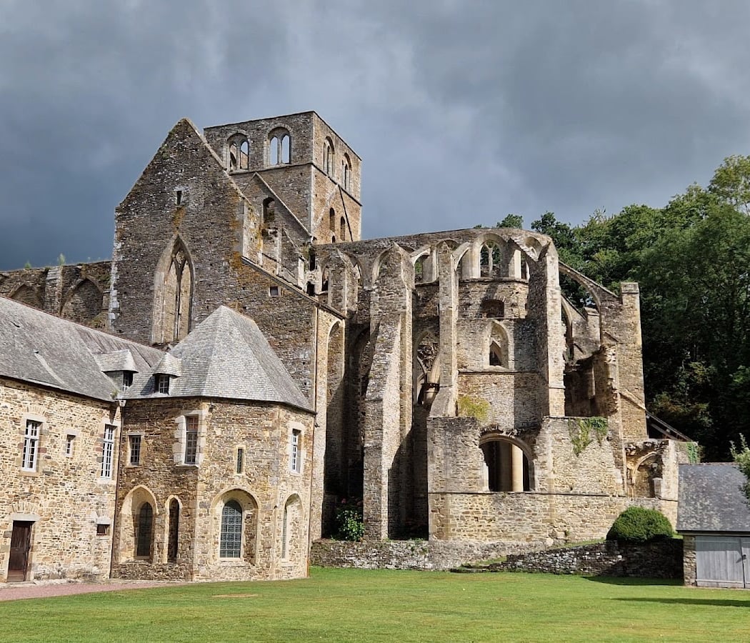 Abbey Hambye 3