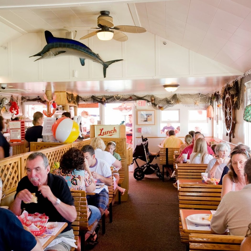 LUNCH Lobster Roll Amagansett 2