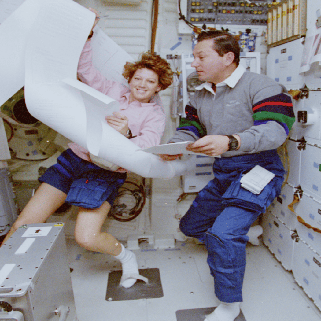 Spacewoman 2