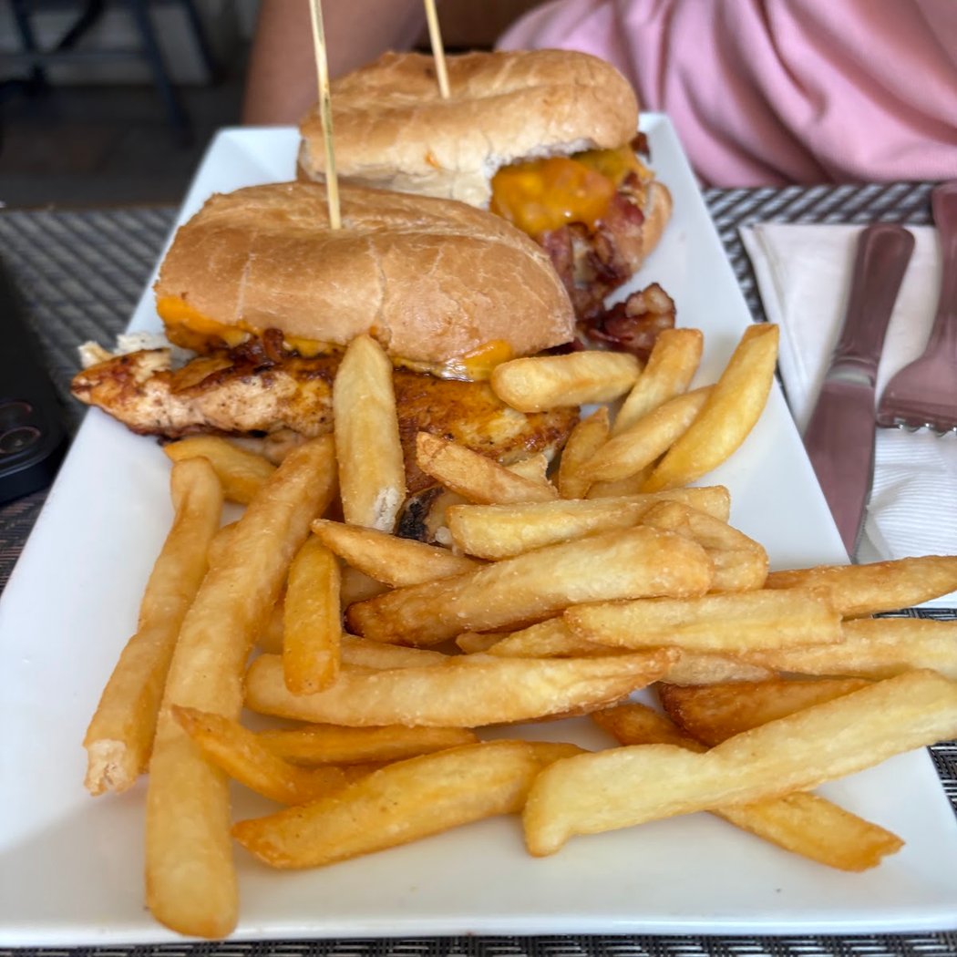 Bronx Burger House 4