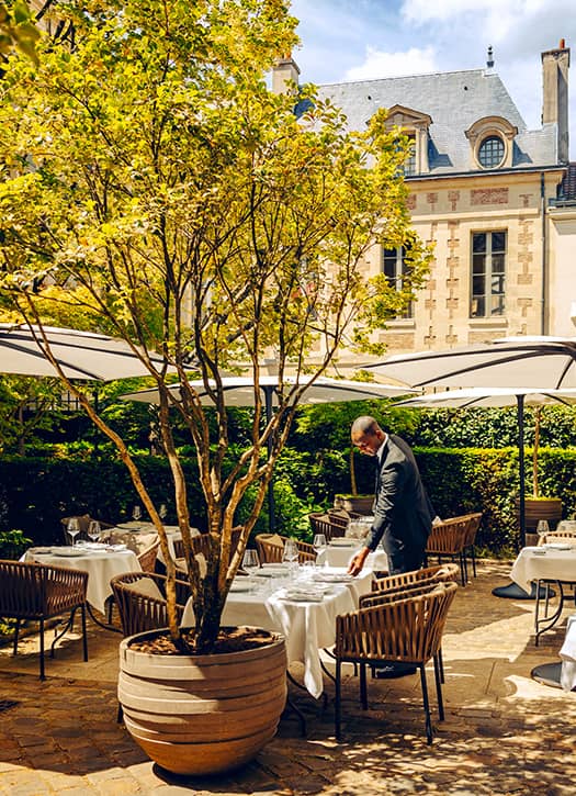 Le Pavillon de la Reine 1