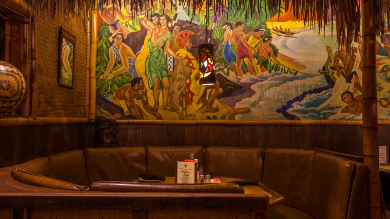 Damon's Steak House 2