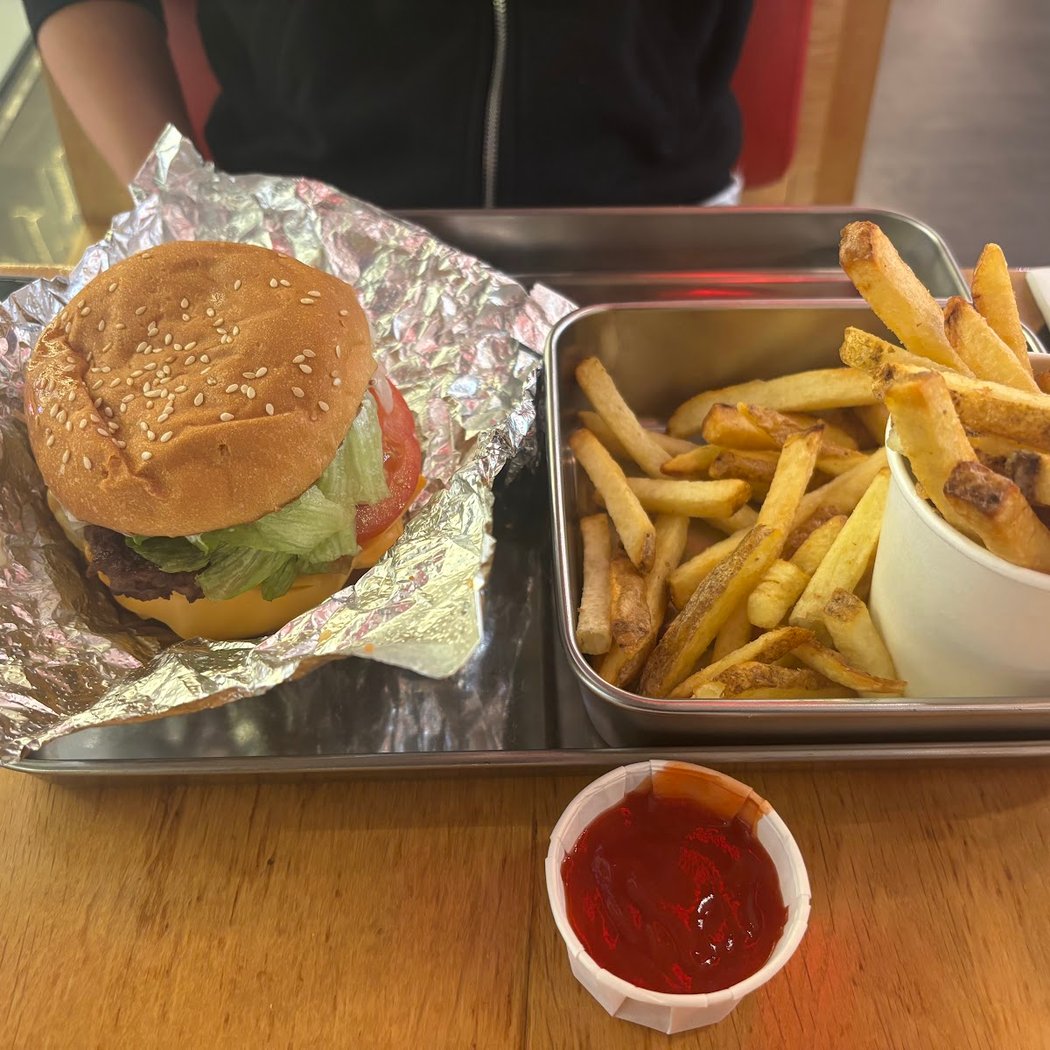 Five Guys Burgers and Fries Créteil Soleil 3