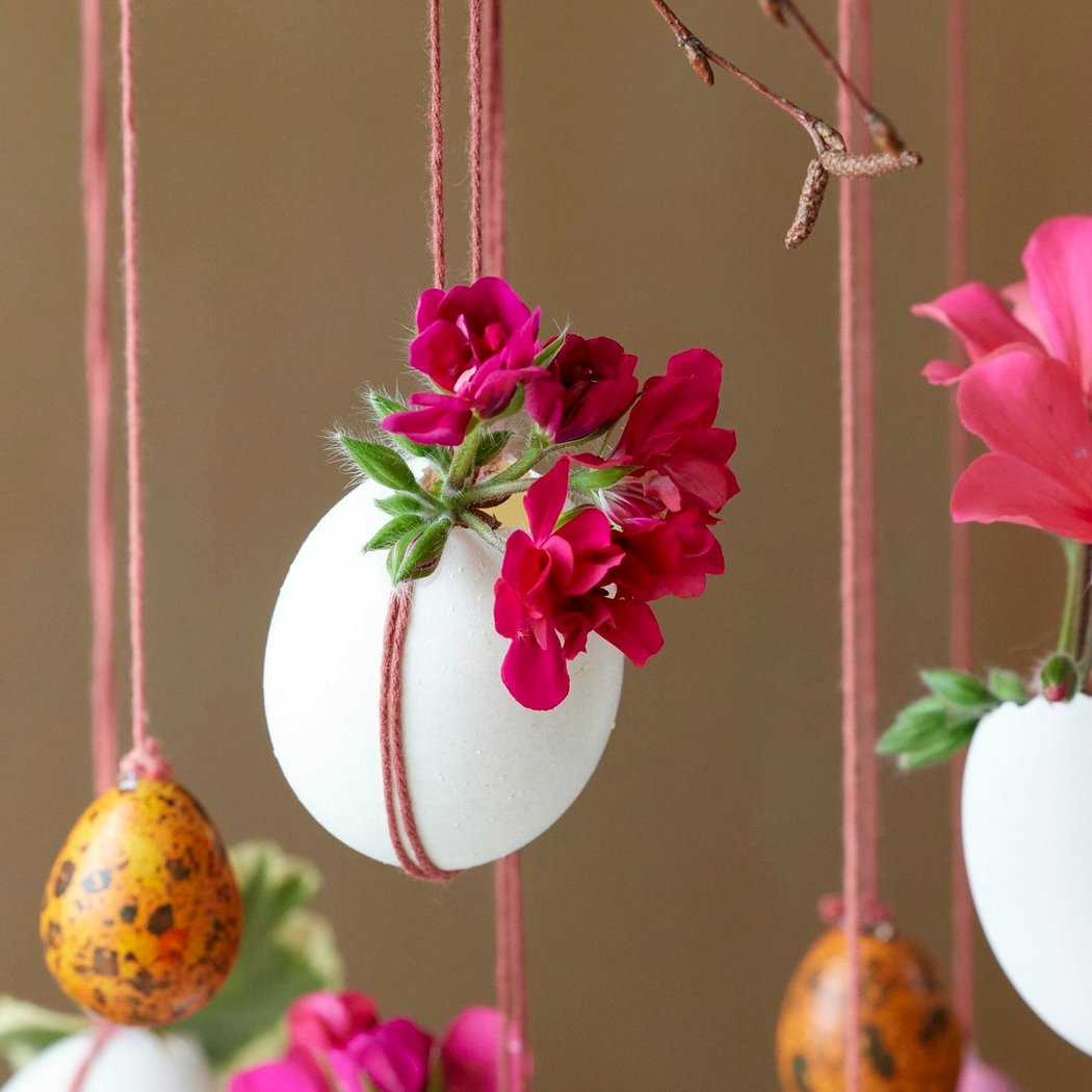 atelier créatif adolescents et adultes décoration printanière couronne mobile perles fleurs 1