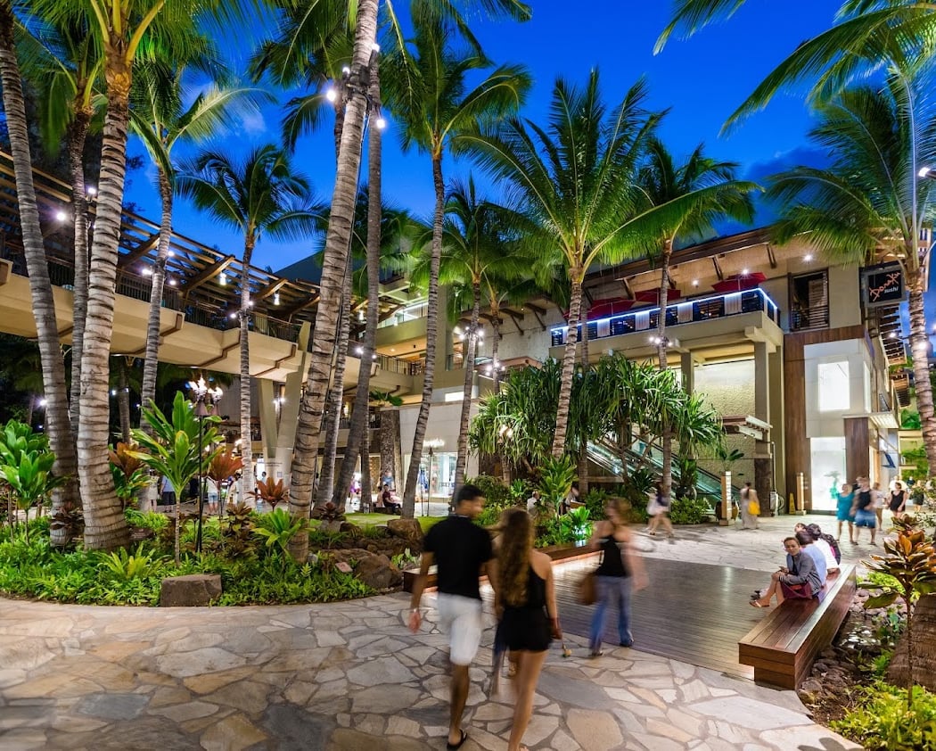 Royal Hawaiian Center 2