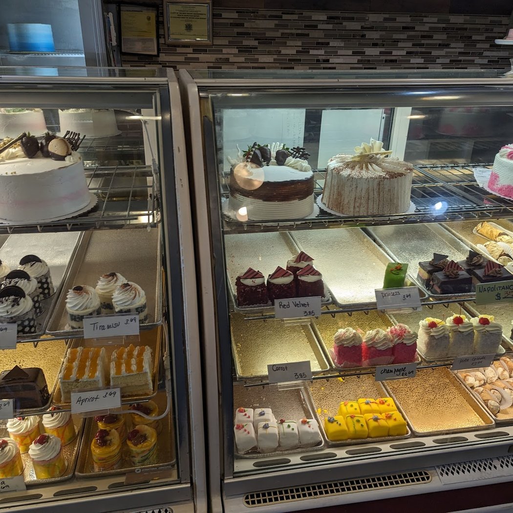 Fantasy Cakes & Fine Pastries 3