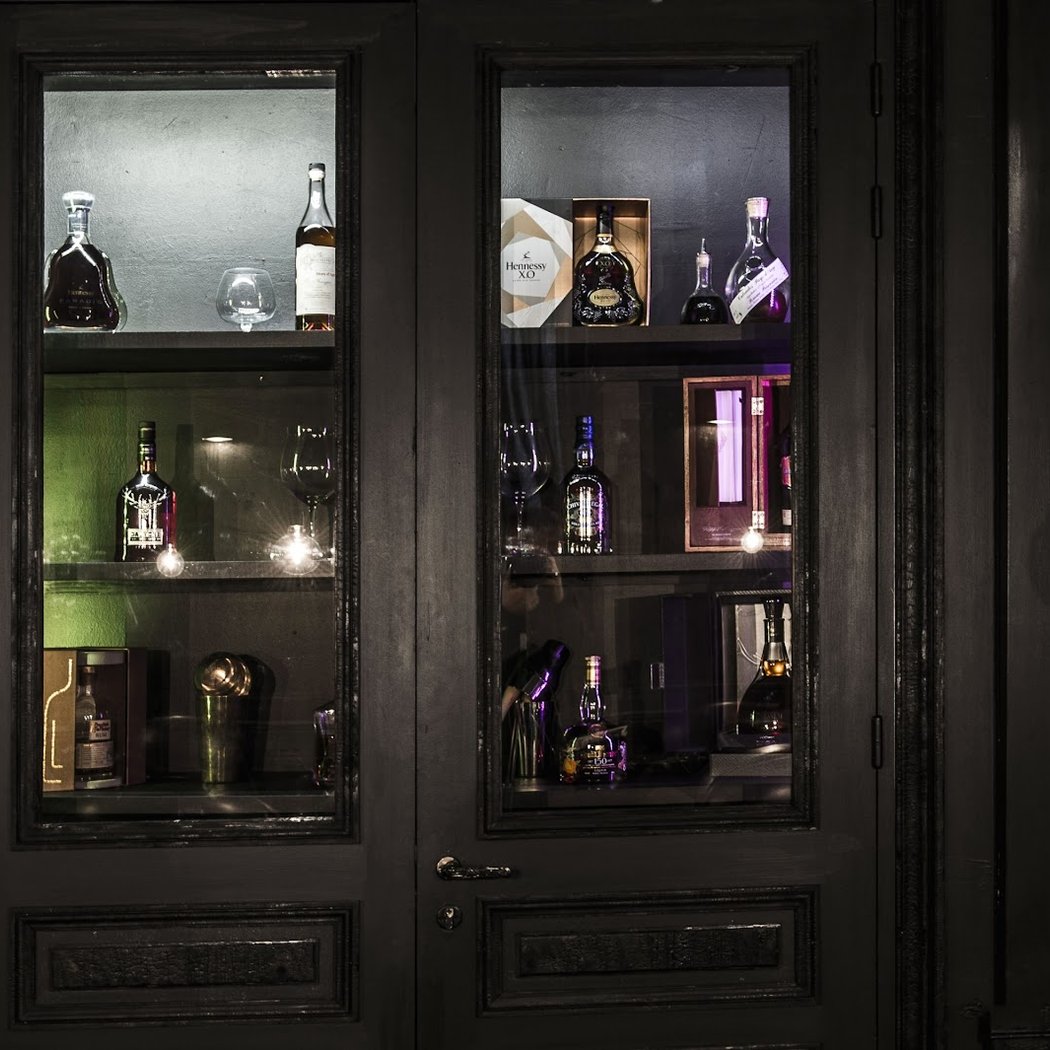 Blind Bar 2