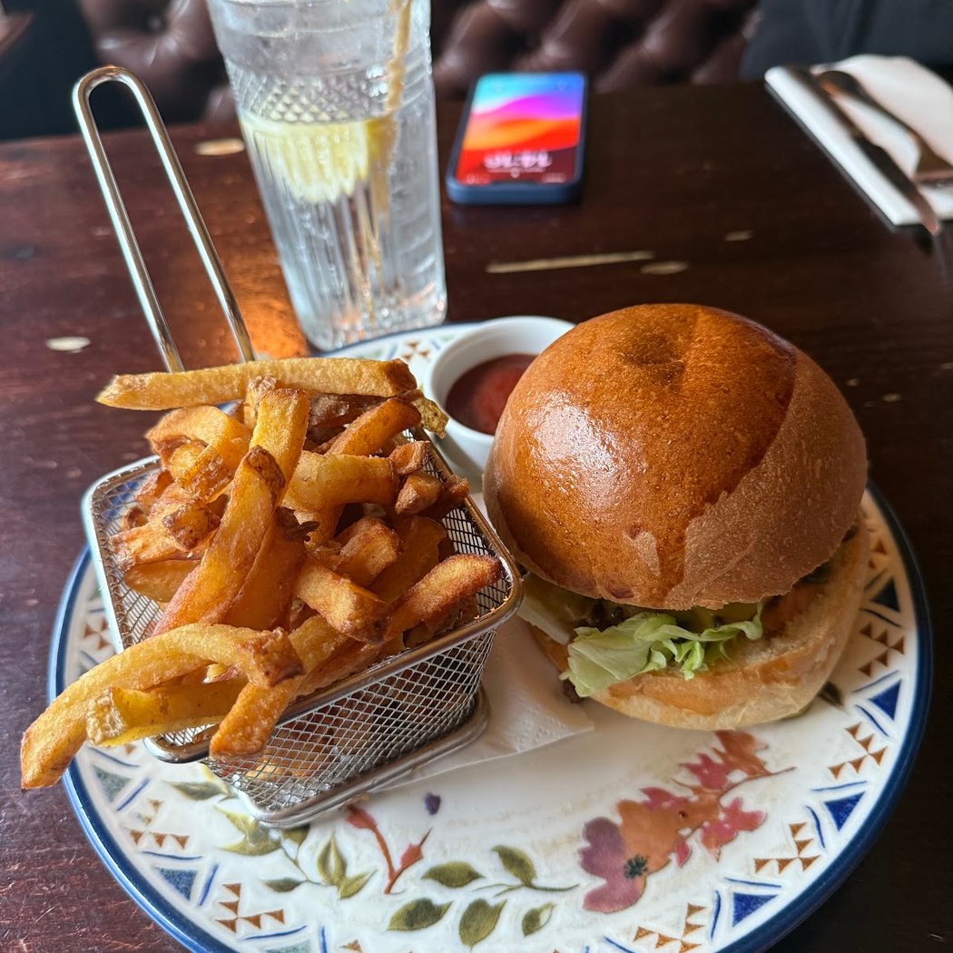 Pub Saint John's 3