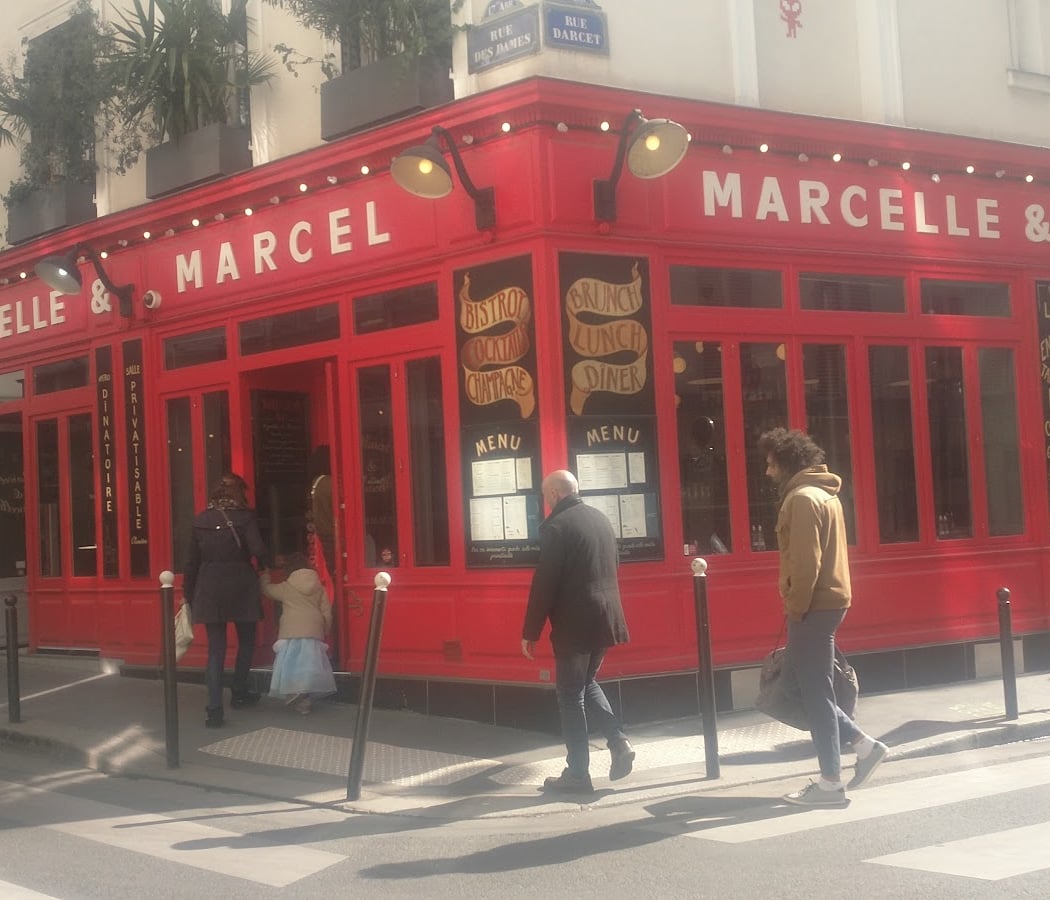 Rue des Dames 1