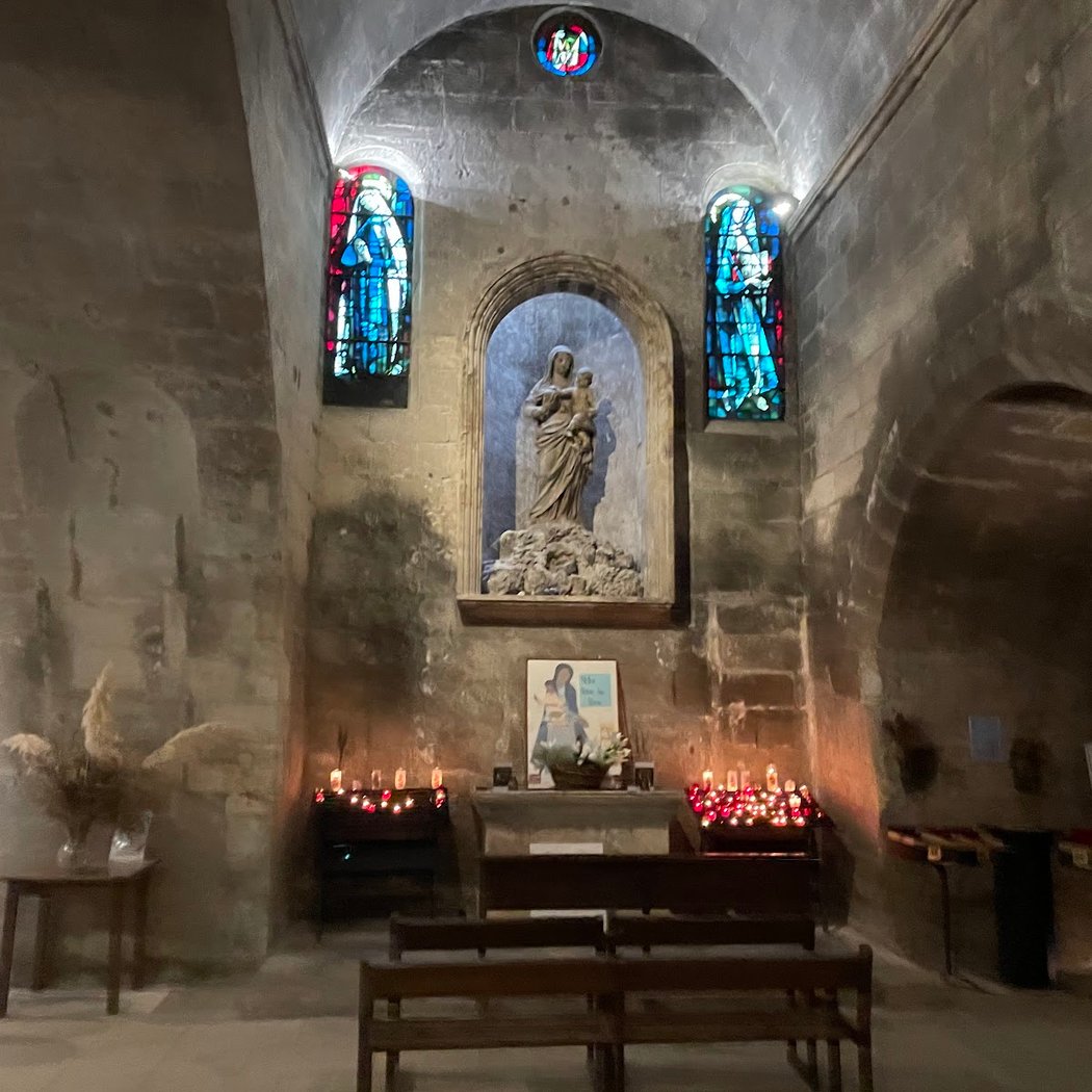 Paroisse Catholique des Baux Eglise Saint Vincent 2