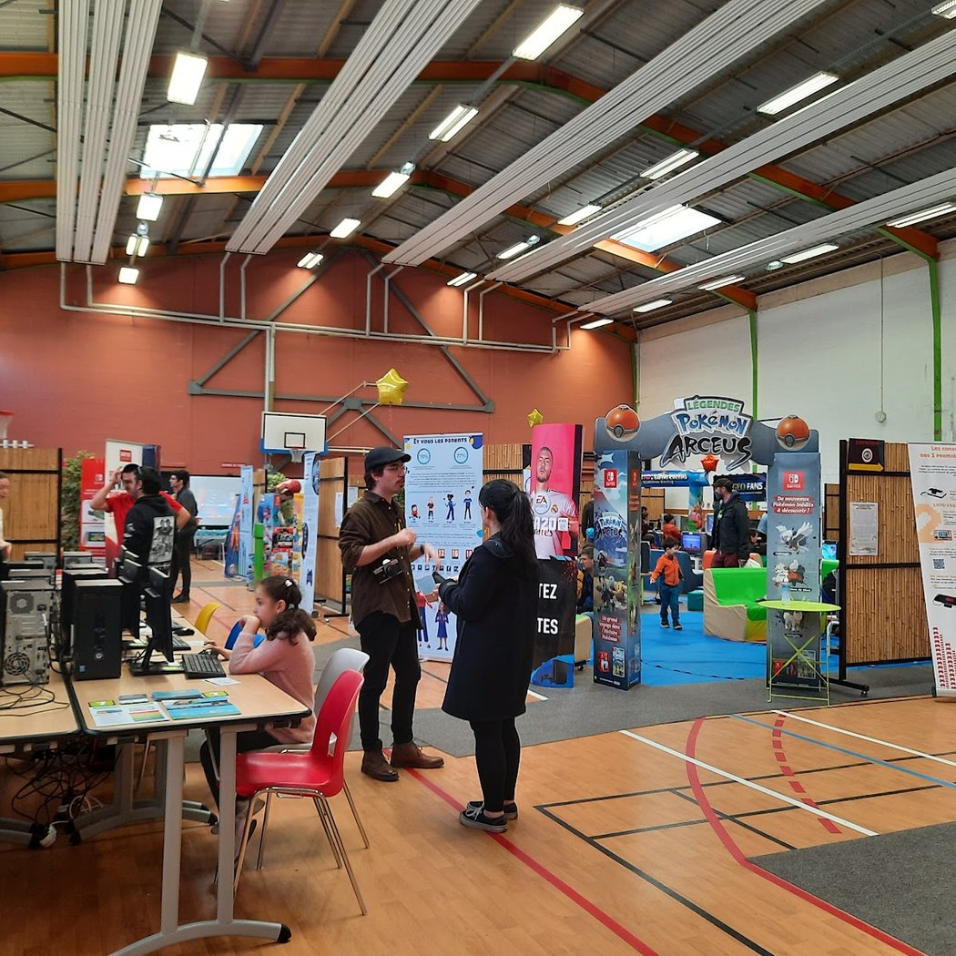 Vide grenier organisé durant notre festival de jeux vidéos 2