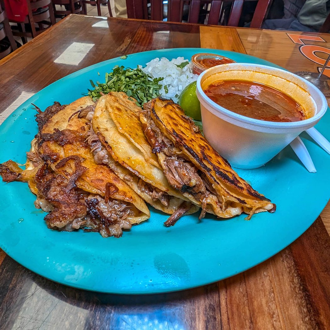 Los Cuates Taqueria 1