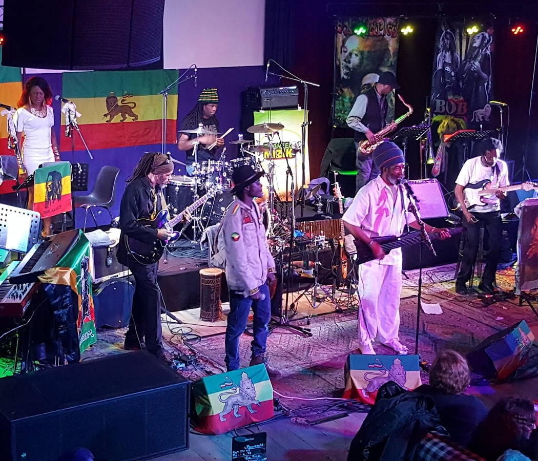 Guest Live 4