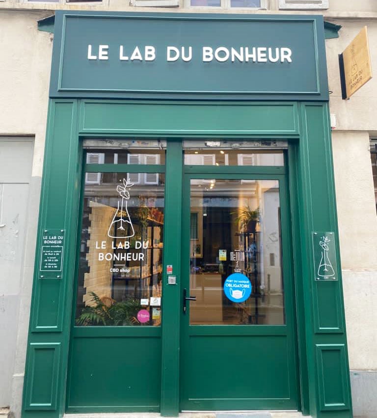 Le Lab du Bonheur CBD Paris République - Magasin de CBD 2
