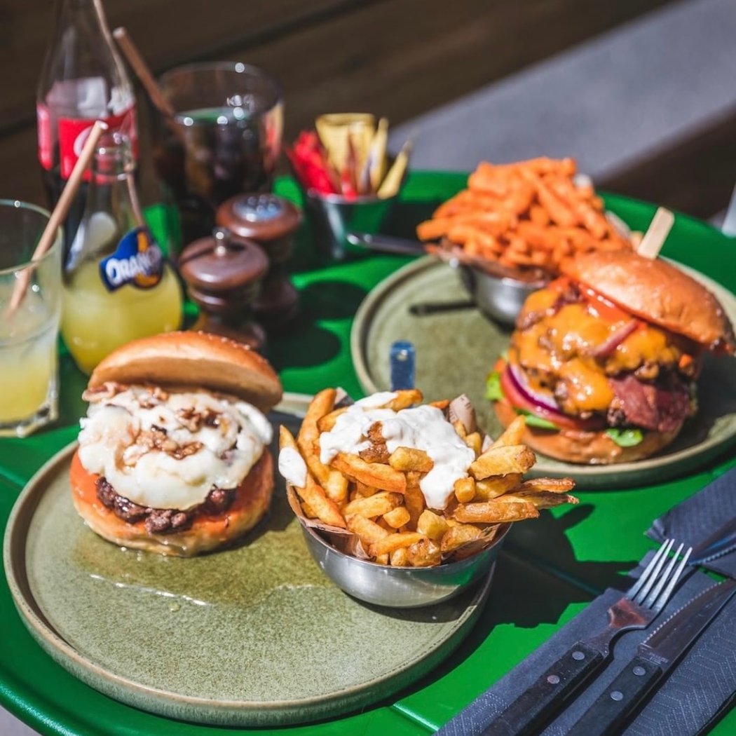 The Kitchen Champs-Elysees meat and burger viande grillades 1
